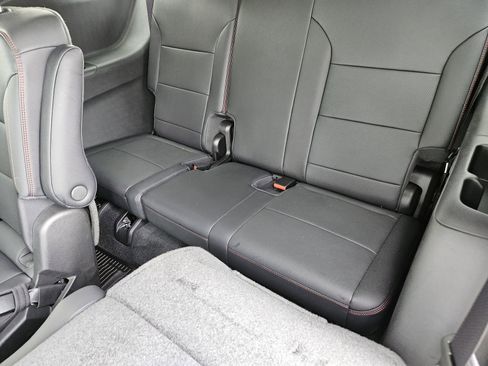 Certified 2024 Chevrolet Traverse RS w/ LPO, Floor Liner Package AWD/4WD image 33