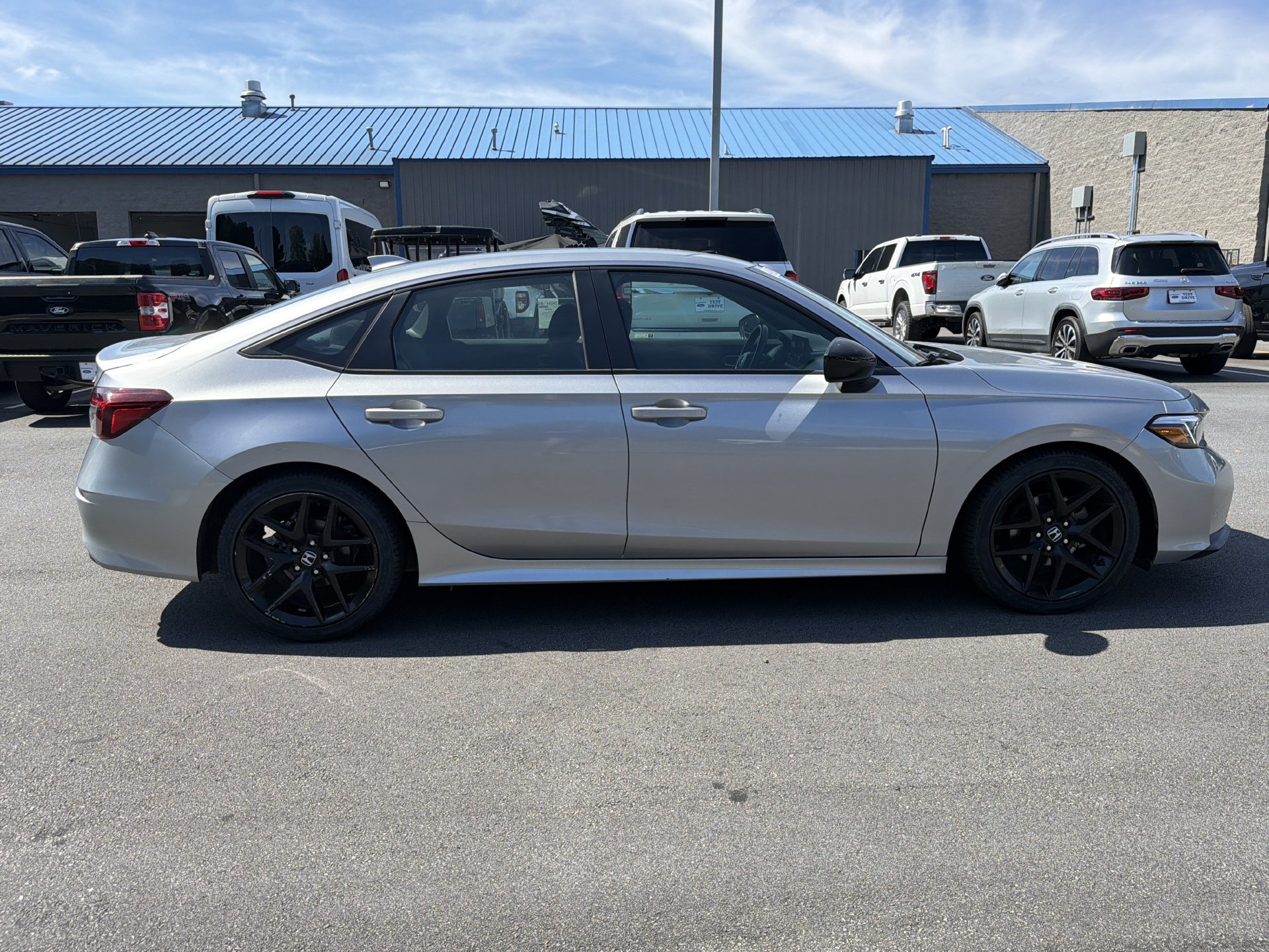 Used 2025 Honda Civic Sport image 17