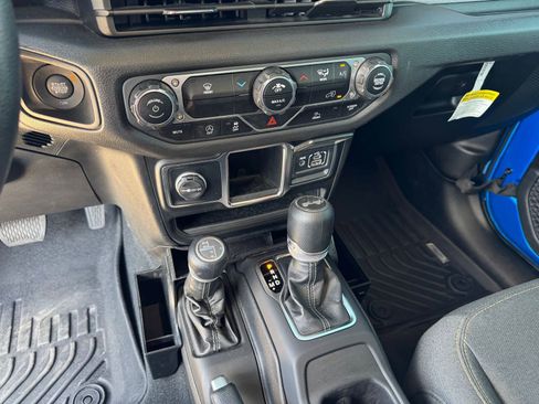 Used 2024 Jeep Wrangler Sport image 18