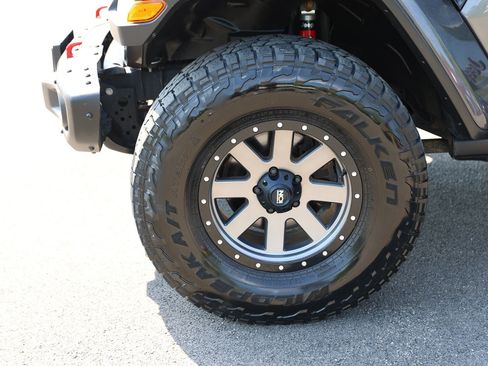 Used 2021 Jeep Gladiator Rubicon AWD/4WD image 12