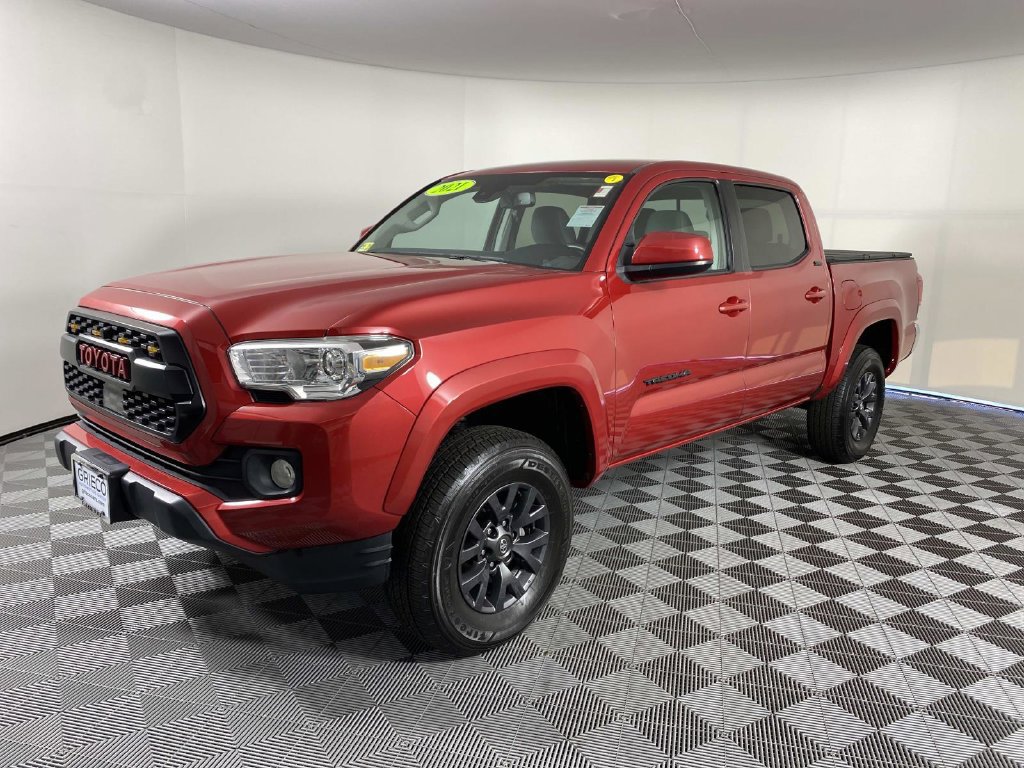 Used 2021 Toyota Tacoma SR5 AWD/4WD image 4