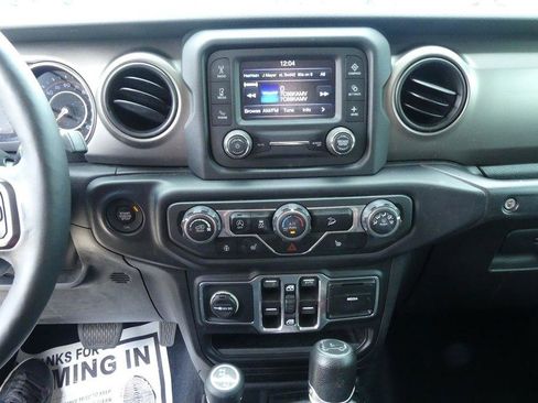 Used 2018 Jeep Wrangler Unlimited Sport S AWD/4WD image 18