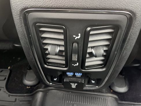 Used 2014 Jeep Grand Cherokee Summit image 17