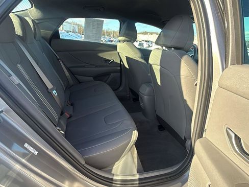 Used 2024 Hyundai Elantra SEL image 19