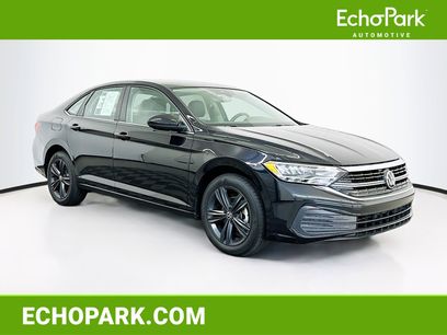 Used 2024 Volkswagen Jetta SE w/ Panoramic Sunroof Package