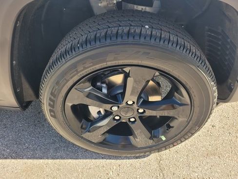 New 2025 Jeep Grand Cherokee Altitude RWD image 17