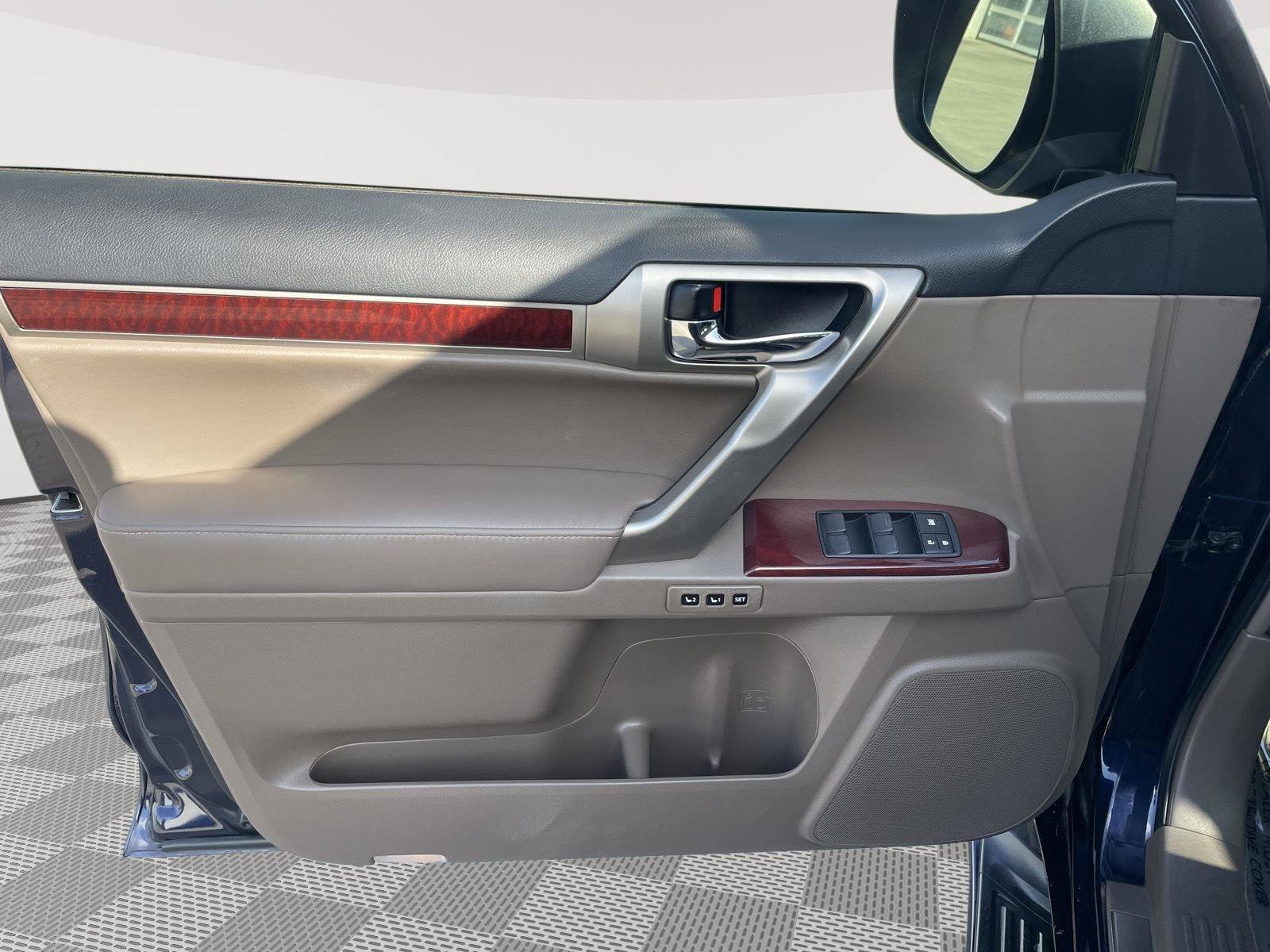 Used 2019 Lexus GX 460 Premium AWD/4WD image 26