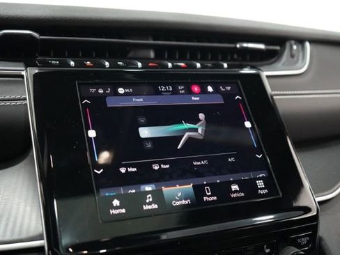 Used 2023 Jeep Grand Cherokee L Laredo image 28