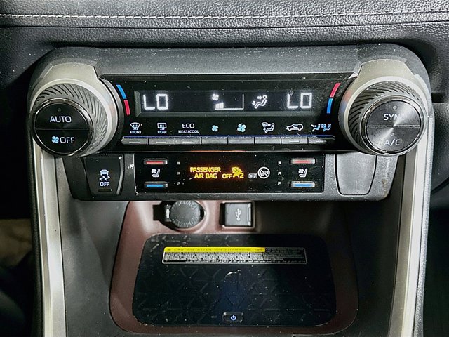 Used 2020 Toyota RAV4 Limited AWD/4WD image 20