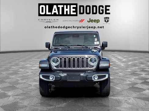 Used 2025 Jeep Wrangler Unlimited Sahara AWD/4WD image 32