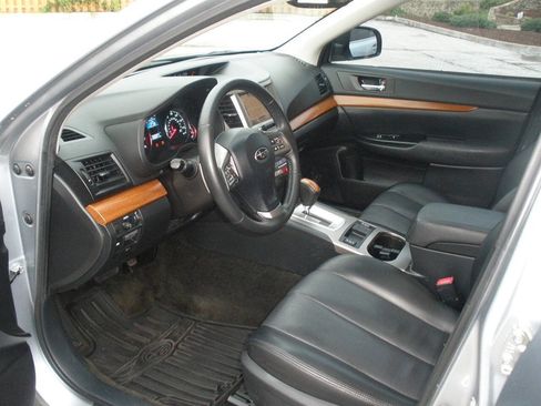 Used 2013 Subaru Outback 2.5i Limited AWD/4WD image 23