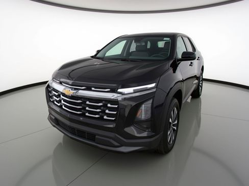 Used 2025 Chevrolet Equinox LT FWD image 3