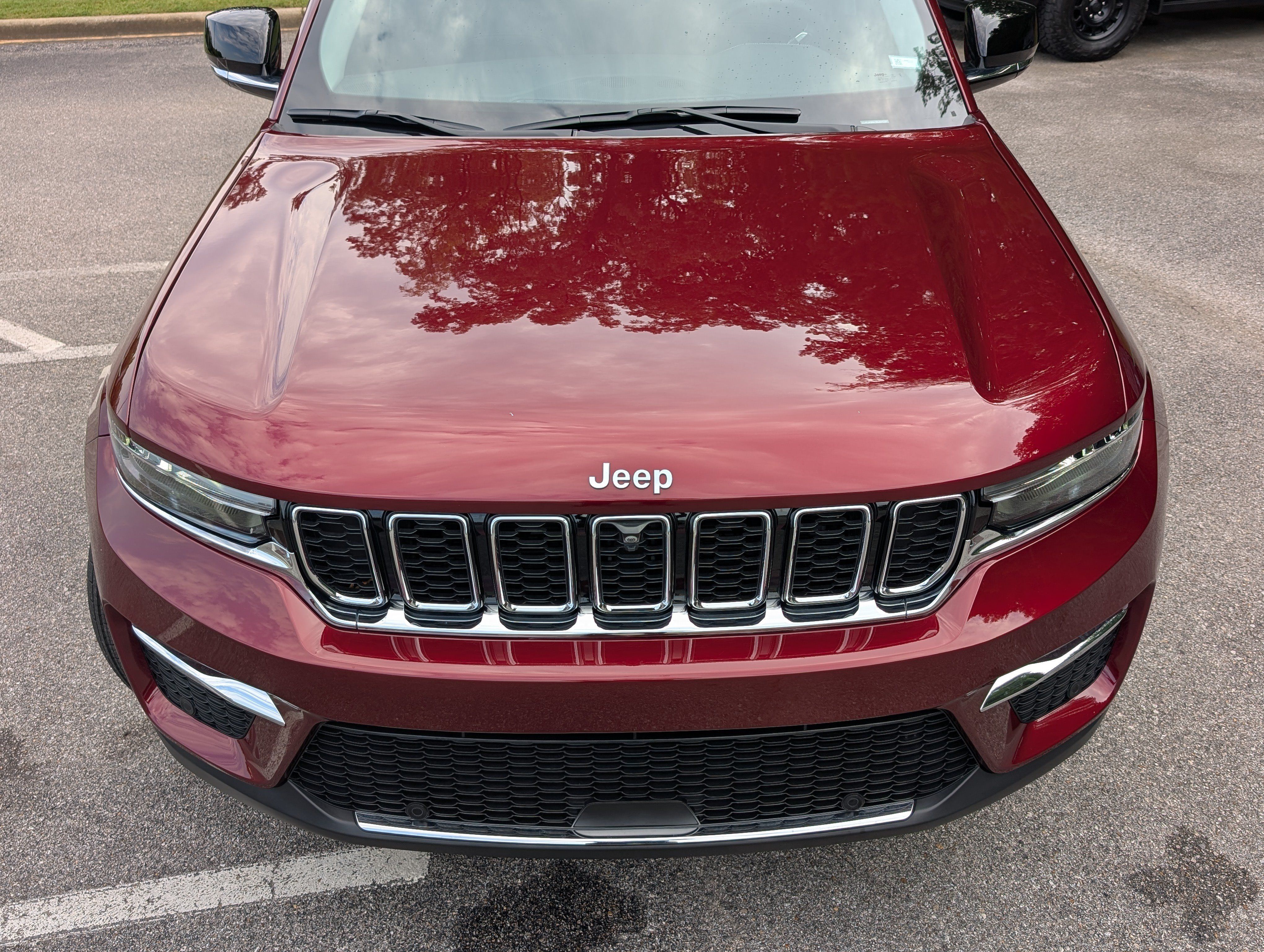 Used 2024 Jeep Grand Cherokee Limited w/ Luxury Tech Group II AWD/4WD image 12