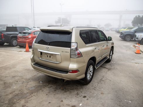 Used 2016 Lexus GX 460 image 7