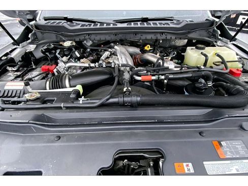 Used 2025 Ford F450 Platinum w/ FX4 Off-Road Package image 12