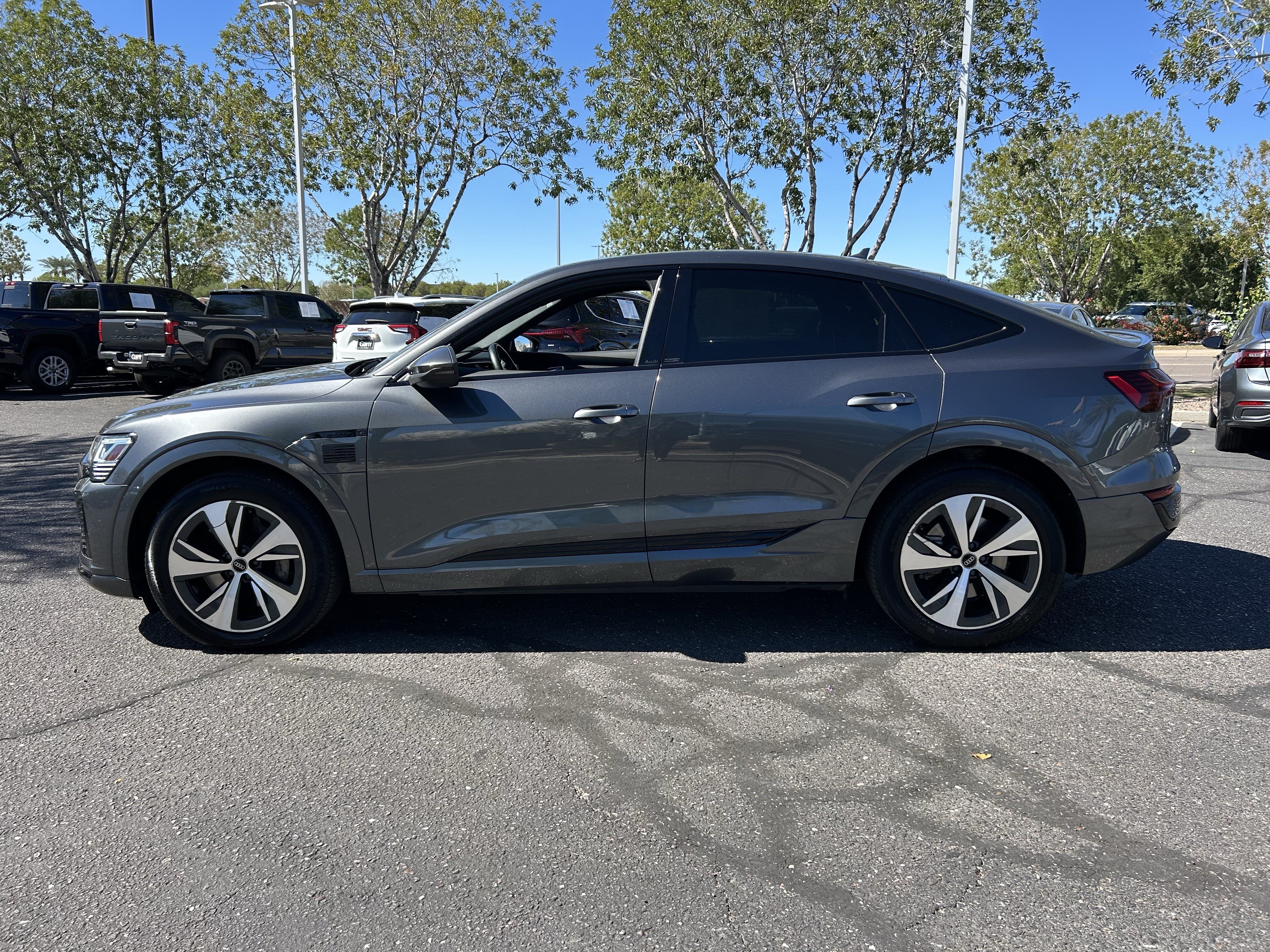 Used 2024 Audi Q8 e-tron Premium AWD/4WD image 2