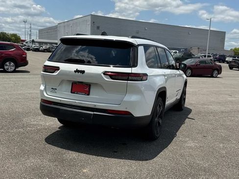 Used 2023 Jeep Grand Cherokee L Laredo AWD/4WD image 4