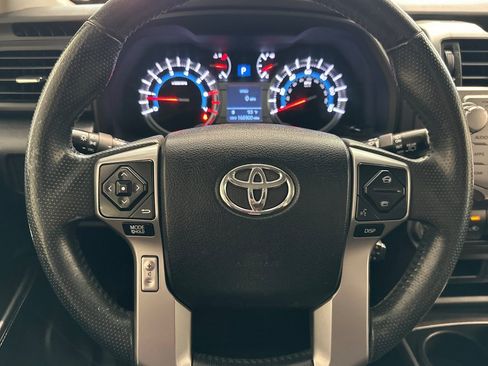 Used 2017 Toyota 4Runner SR5 AWD/4WD image 26