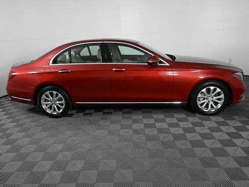 Used 2017 Mercedes-Benz E 300 4MATIC image 25