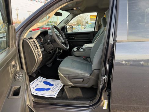 Used 2018 RAM 1500 Express w/ Express Value Package image 9