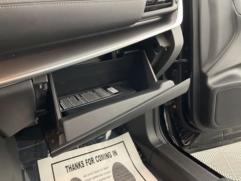 Used 2024 Nissan Rogue SV image 35