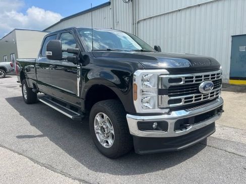 Used 2025 Ford F250 XLT AWD/4WD image 3