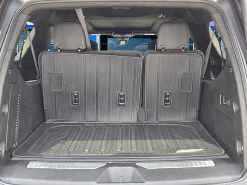 Used 2023 GMC Yukon XL Denali Ultimate w/ LPO, Floor Liner Package AWD/4WD image 10