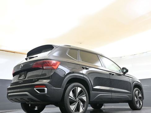 Certified 2024 Volkswagen Taos SE image 42