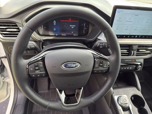 New 2025 Ford Escape SE image 16