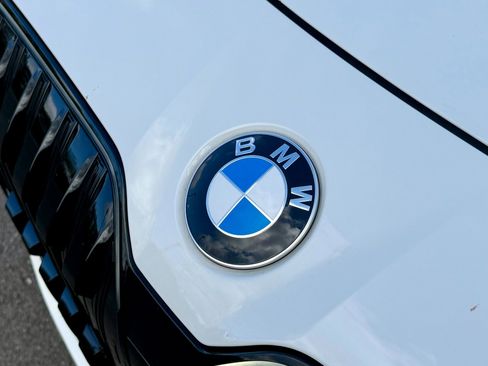 Used 2025 BMW 760i xDrive w/ Executive Package image 8