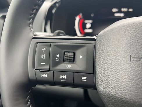 New 2026 Nissan Pathfinder SL FWD image 11