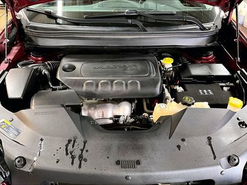 Used 2021 Jeep Cherokee Latitude image 30