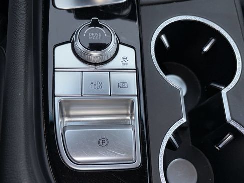 Used 2025 Genesis G70 2.5T AWD/4WD image 8