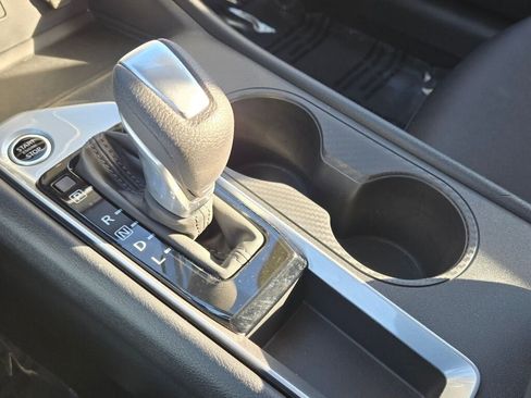 Used 2025 Nissan Altima 2.5 S FWD image 19