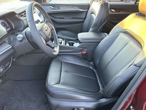 New 2025 Jeep Grand Cherokee Limited image 10