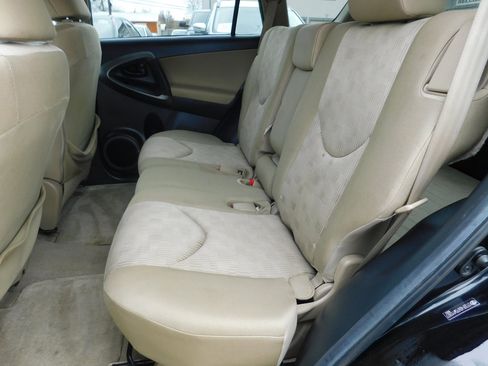 Used 2012 Toyota RAV4 FWD image 14