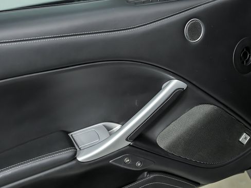 Used 2014 Ferrari F12 Berlinetta RWD image 19