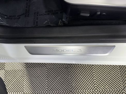 Used 2020 Tesla Model 3 Standard Range Plus image 18