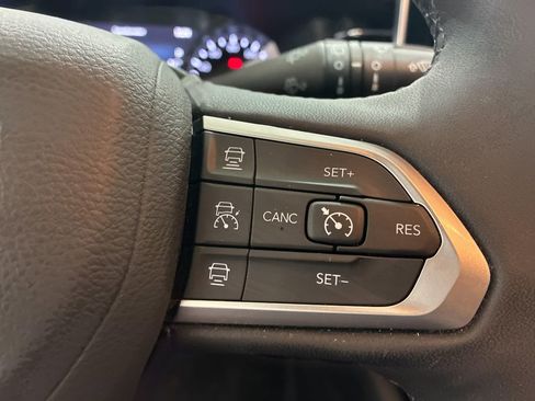 Used 2025 Jeep Compass Limited AWD/4WD image 23