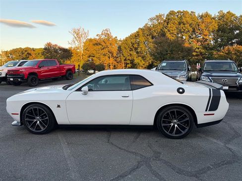 Used 2017 Dodge Challenger R/T Scat Pack w/ Leather Interior Group image 10