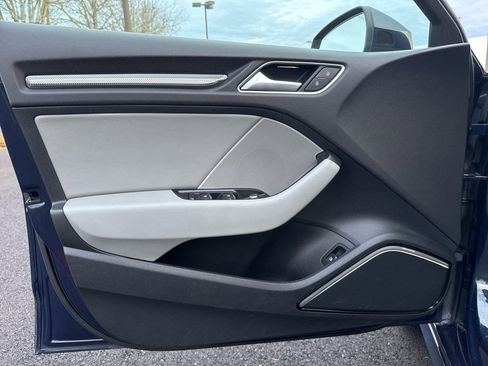 Used 2017 Audi A3 e-tron Prestige image 11