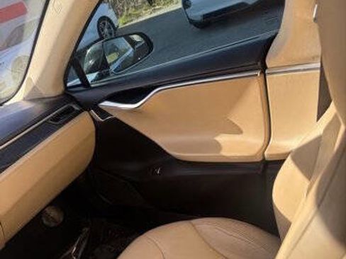 Used 2013 Tesla Model S Base 4dr Liftback (60 kWh) image 11