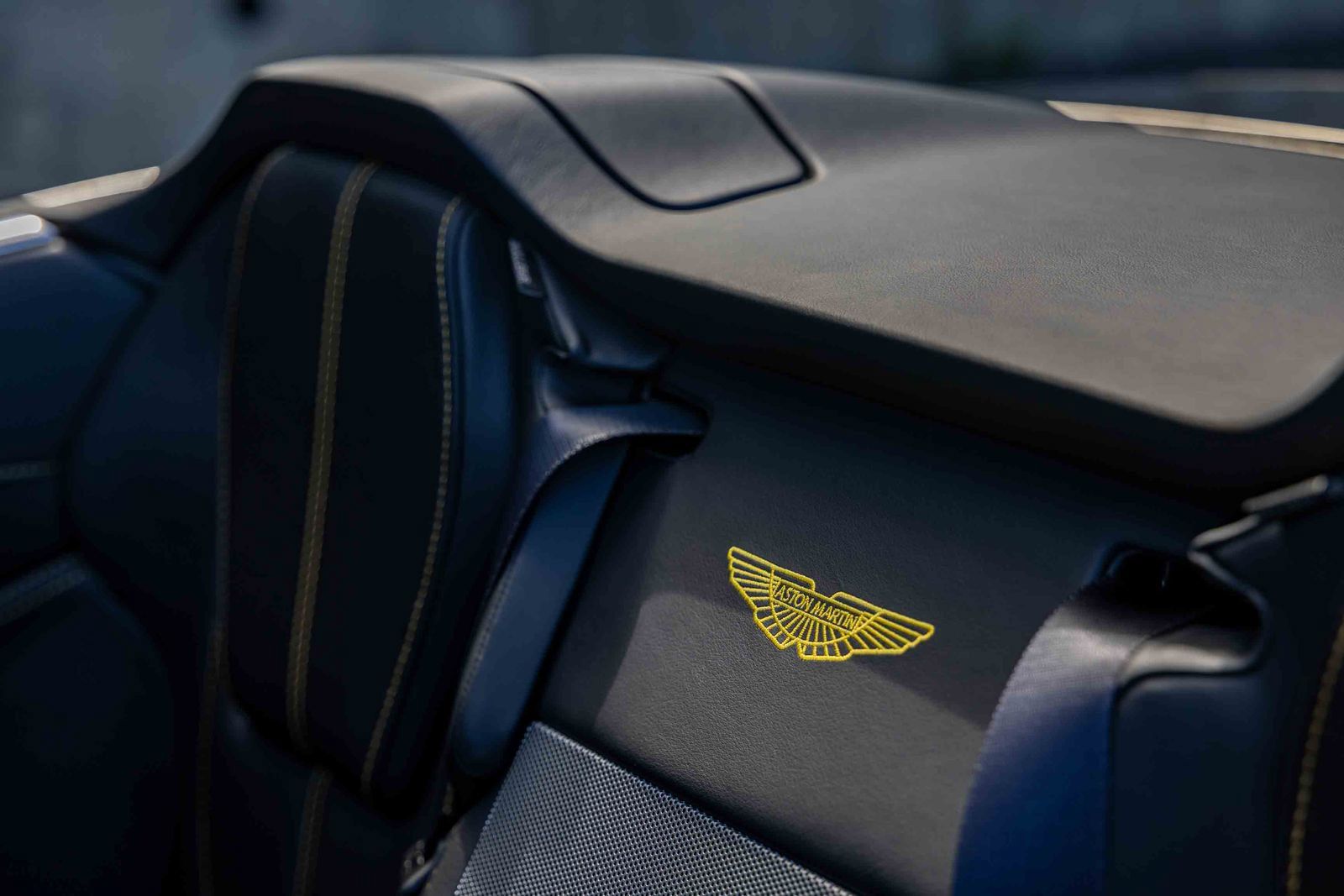 Used 2013 Aston Martin DB9 Volante RWD image 22