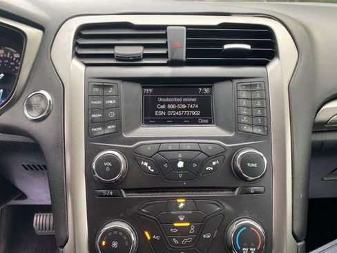 Used 2017 Ford Fusion SE FWD image 13
