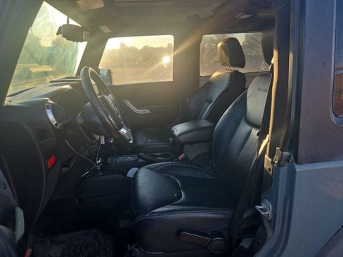 Used 2014 Jeep Wrangler Rubicon AWD/4WD image 10