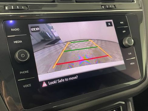 Used 2021 Volkswagen Tiguan SEL w/ 3rd Row Seat Package AWD/4WD image 9