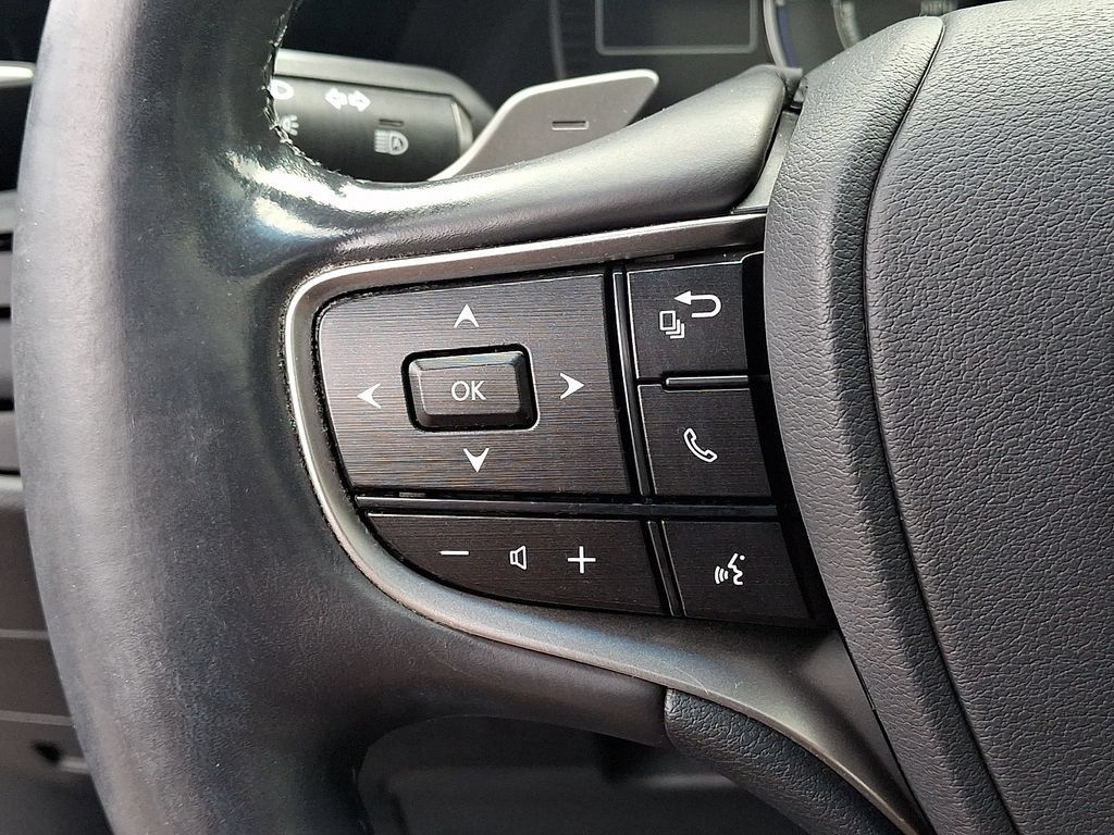 Used 2024 Lexus ES 300h w/ Premium Package FWD image 22