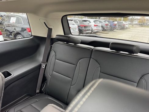 Used 2023 GMC Acadia Denali image 26