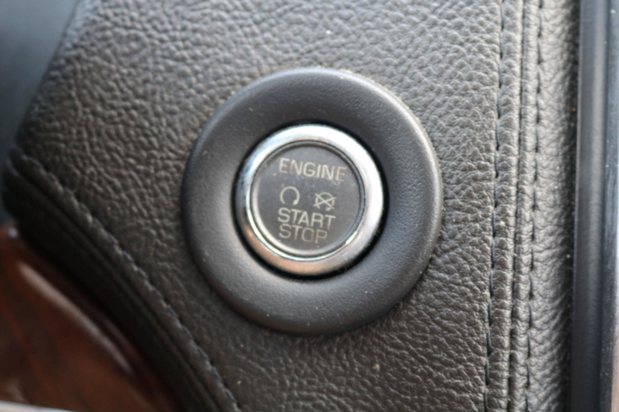 Used 2015 Lincoln MKX FWD w/ Walnut Swirl Wood Package image 24