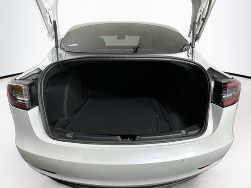 Used 2020 Tesla Model 3 Standard Range RWD image 28